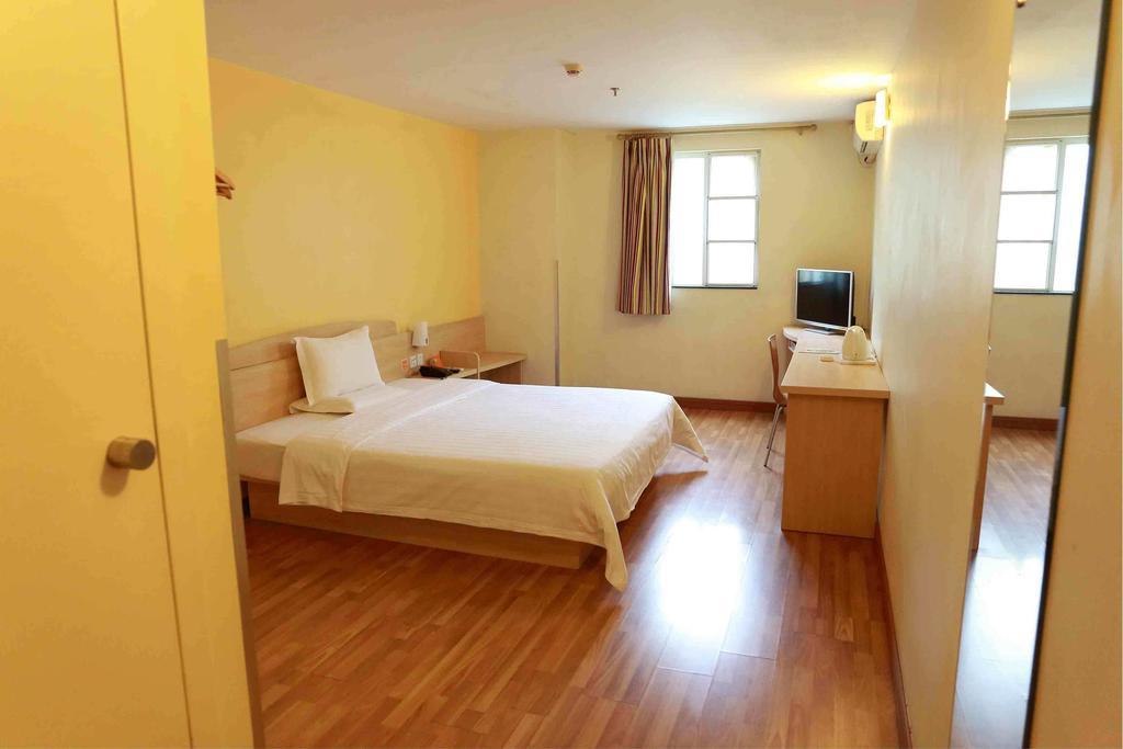 7Days Inn Foshan Zumiao Baihua Plaza Room photo