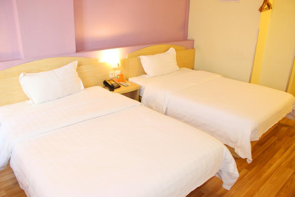 7Days Inn Foshan Zumiao Baihua Plaza Room photo